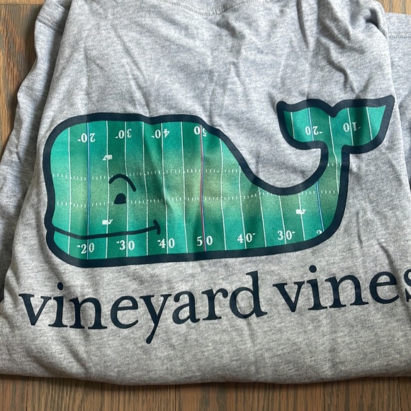 vineyard vines long sleeve - Picture 3 of 4